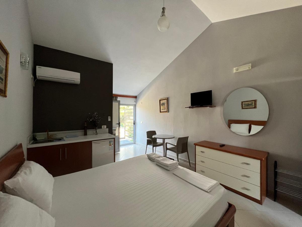 Ostria Hotel Sarandë Eksteriør bilde