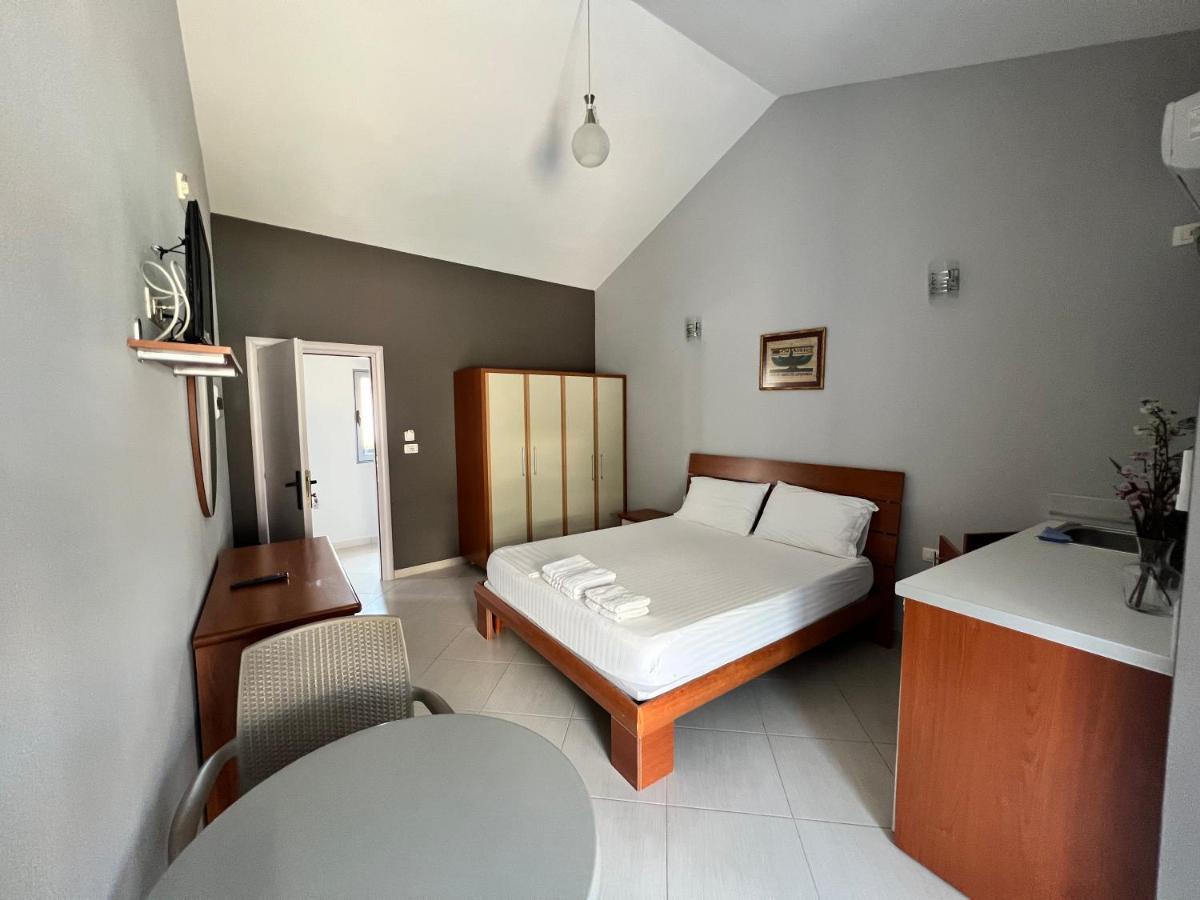 Ostria Hotel Sarandë Eksteriør bilde