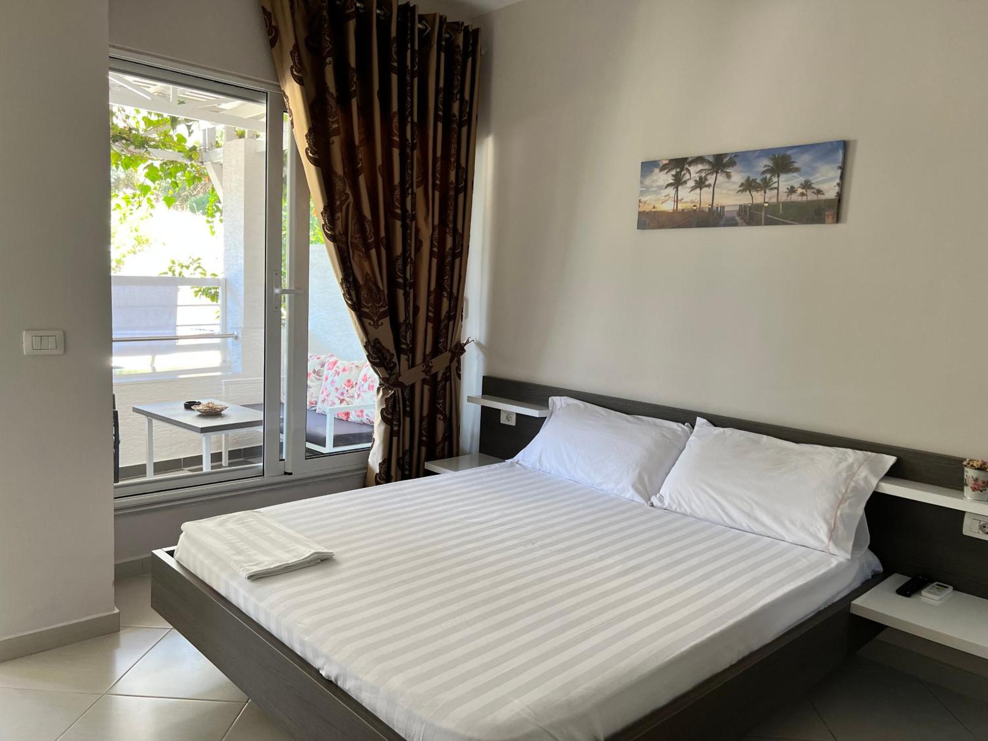 Ostria Hotel Sarandë Eksteriør bilde