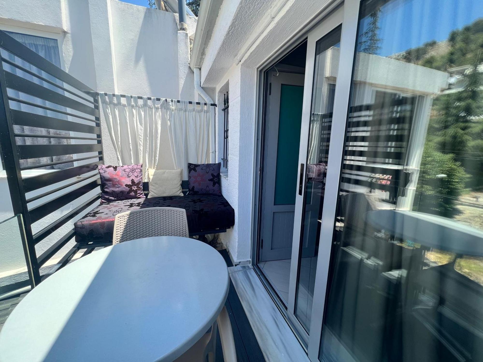 Ostria Hotel Sarandë Eksteriør bilde