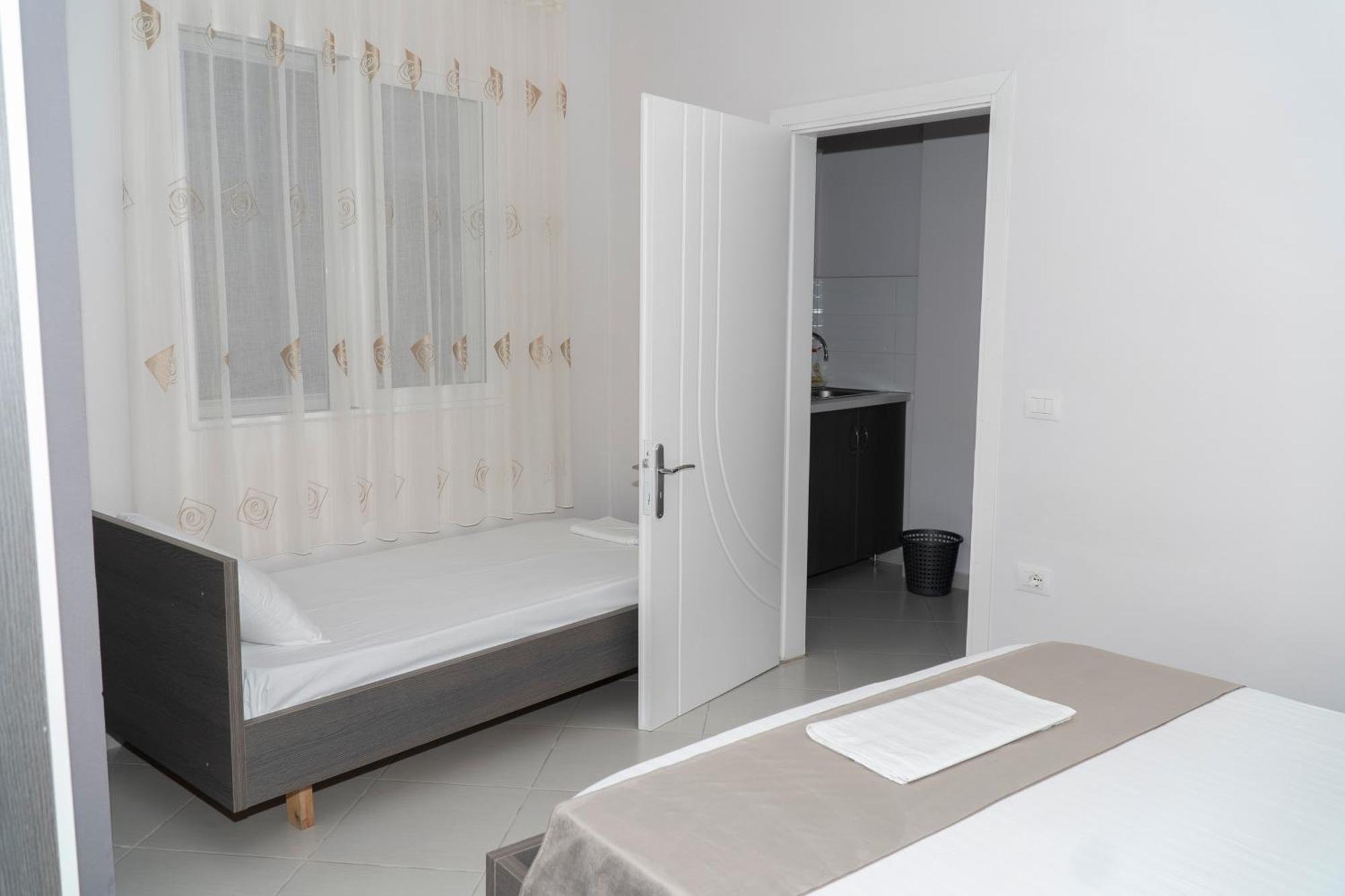 Ostria Hotel Sarandë Eksteriør bilde