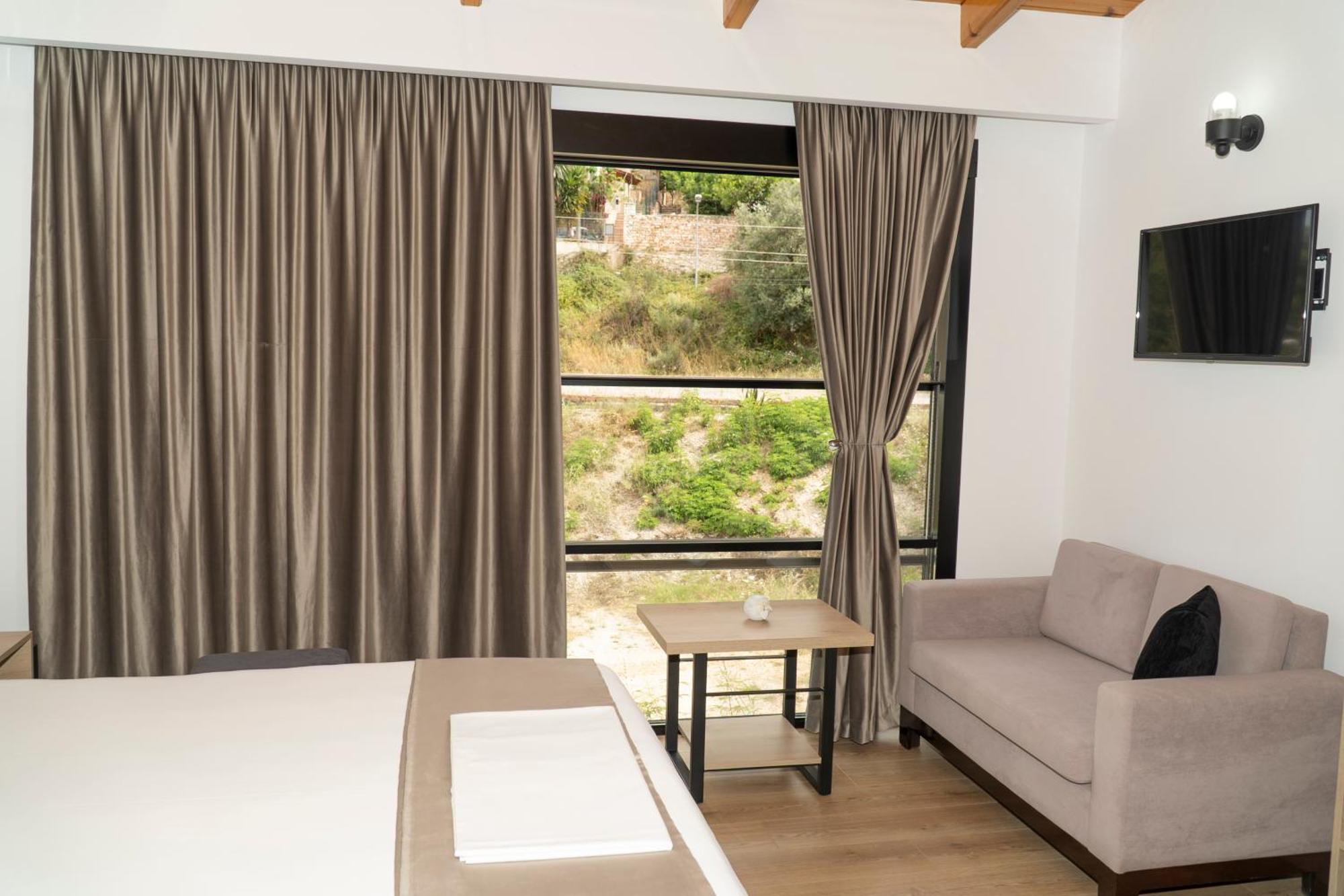 Ostria Hotel Sarandë Eksteriør bilde