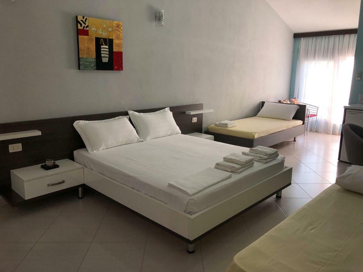 Ostria Hotel Sarandë Eksteriør bilde